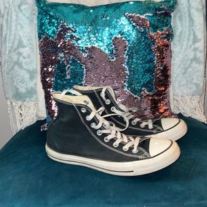 Black high top converse